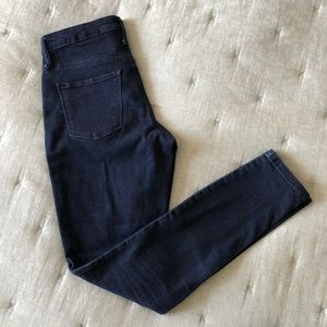 Universal Thread | Size 4/27R | High Rise Skinny | Dark Wash Jean